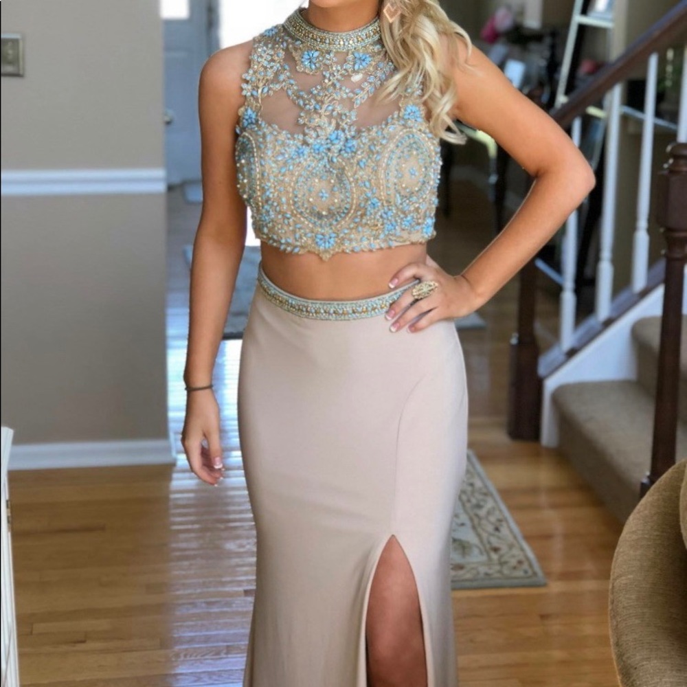 Prom dress. Size 4.